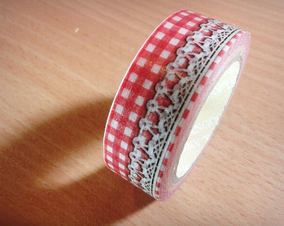 Washi Tape Angoo BLONDA CON CUADROS ROJOS